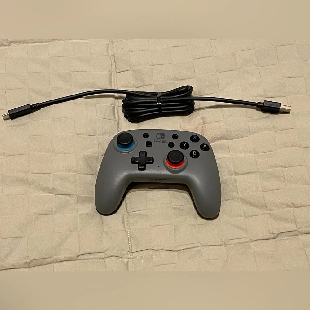 Nintendo Switch , 256 Micro SD, Pro Controller , Extra Dock, Case, EXCELLENT